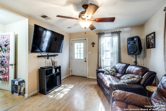 Image 10 of 20 For 928 Kayton Ave