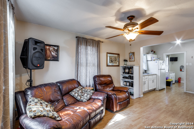 Image 12 of 20 For 928 Kayton Ave