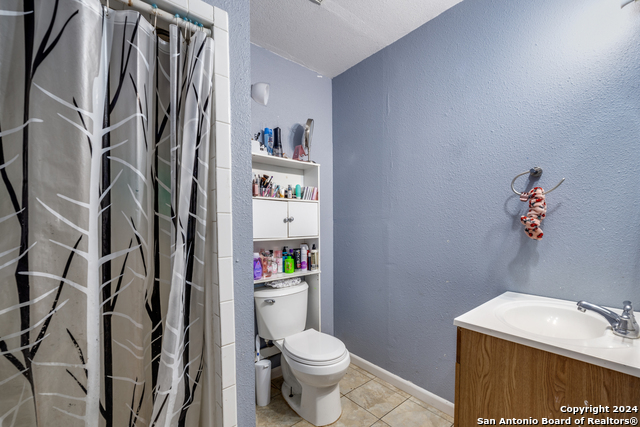 Image 14 of 20 For 928 Kayton Ave