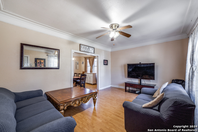 Image 3 of 20 For 928 Kayton Ave
