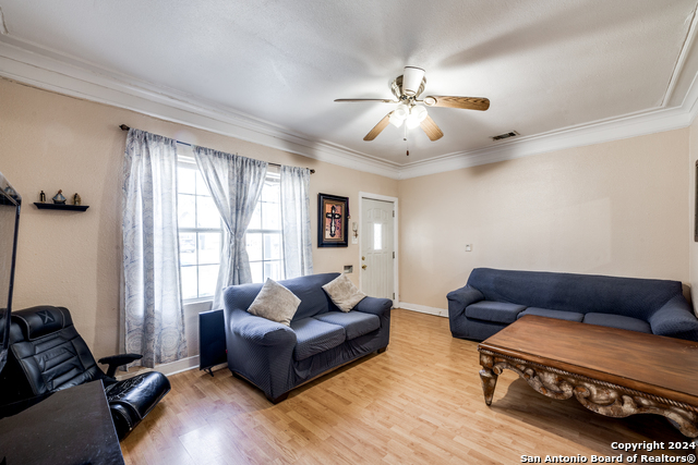Image 4 of 20 For 928 Kayton Ave
