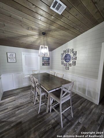 Image 14 of 26 For 464 Jim Davis Place