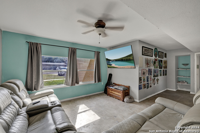 Image 10 of 40 For 10 Cherry Hill Dr