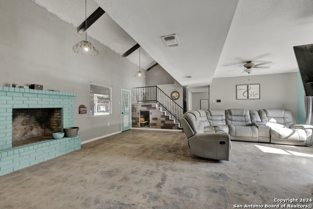 Image 11 of 40 For 10 Cherry Hill Dr