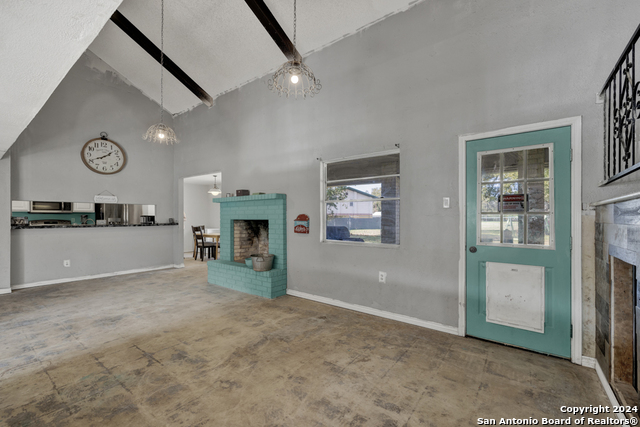 Image 12 of 40 For 10 Cherry Hill Dr