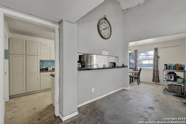 Image 16 of 40 For 10 Cherry Hill Dr