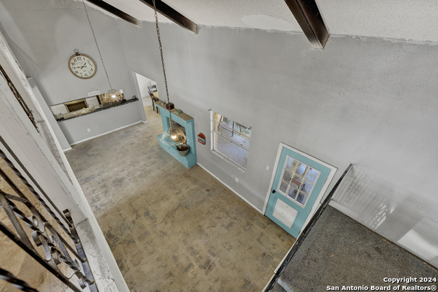 Image 26 of 40 For 10 Cherry Hill Dr