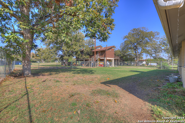 Image 31 of 40 For 10 Cherry Hill Dr