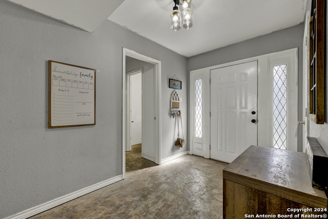 Image 6 of 40 For 10 Cherry Hill Dr