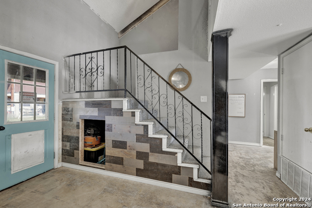 Image 8 of 40 For 10 Cherry Hill Dr