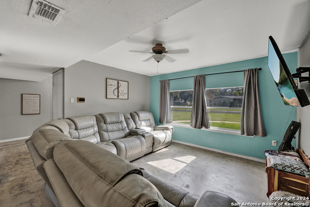 Image 9 of 40 For 10 Cherry Hill Dr