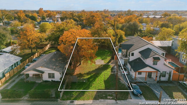 Image 3 of 11 For 212 Clay St