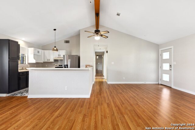 Image 12 of 36 For 8 Roselawn Cir