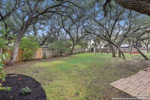 Listing photo id 40 for 13531 Chamber Oaks