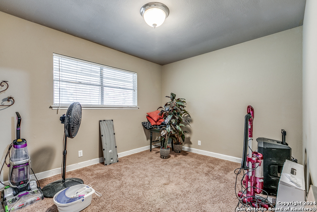 Image 18 of 25 For 11634 Lida Rose Dr