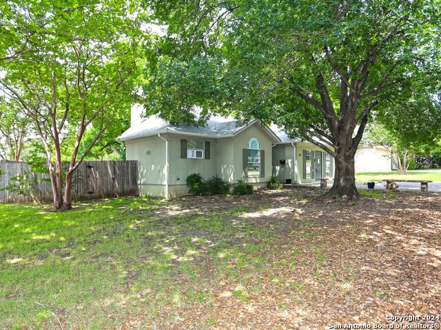 Listing photo id 0 for 103 Marcia Pl