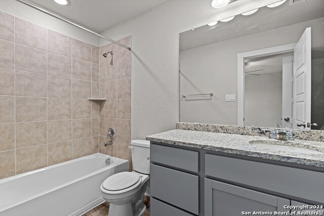 Listing photo id 16 for 812 Ryan Crossing  812