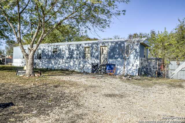 Details for 1122 Valeria, Marion, TX 78124