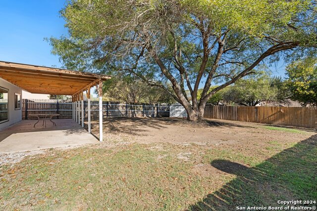 Listing photo id 38 for 2518 Bear Springs Dr