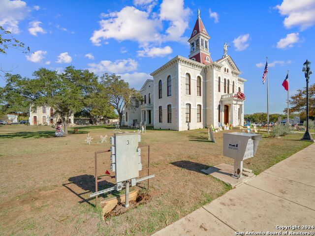 Listing photo id 25 for 1006 C St  