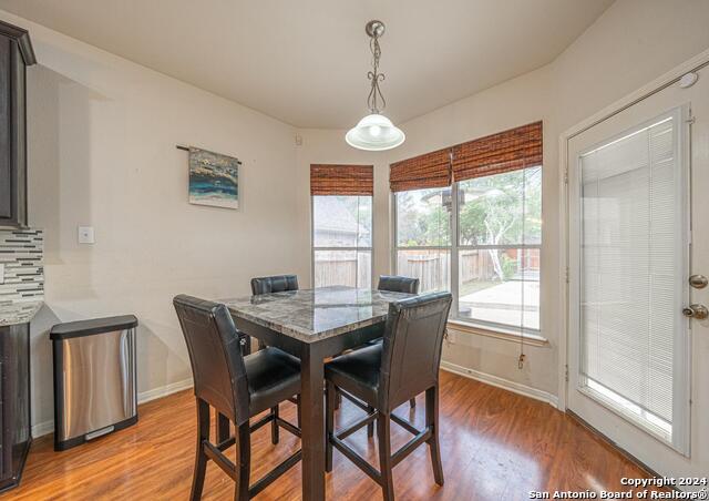 Listing photo id 17 for 995 Oak Park