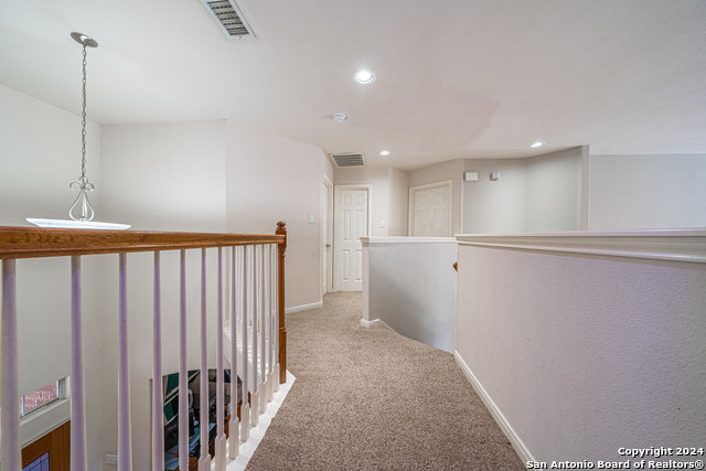 Listing photo id 28 for 995 Oak Park