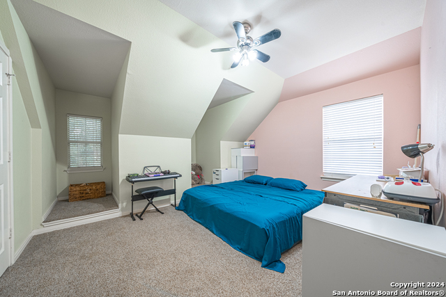 Listing photo id 38 for 995 Oak Park