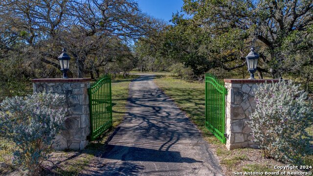 Image 52 of 62 For 584 Crooked Oak