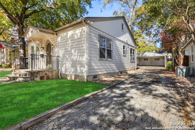 Listing photo id 2 for 333 Redwood St