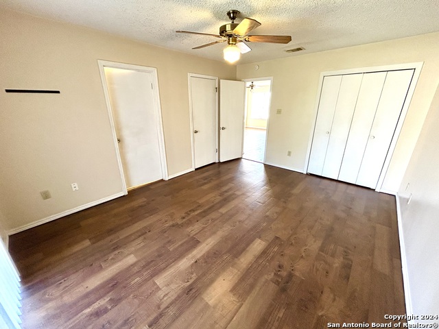 Image 14 of 18 For 4545 Hoeneke St  301