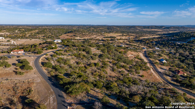 Image 9 of 50 For 259 Lookout Point N