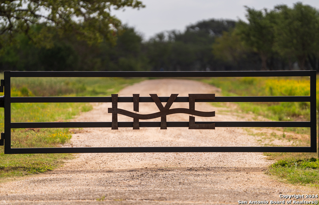 Image 3 of 15 For 1594-40 Ranch Road 1320