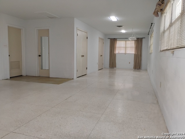 Image 15 of 26 For 246 Mccain