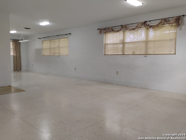 Image 16 of 26 For 246 Mccain