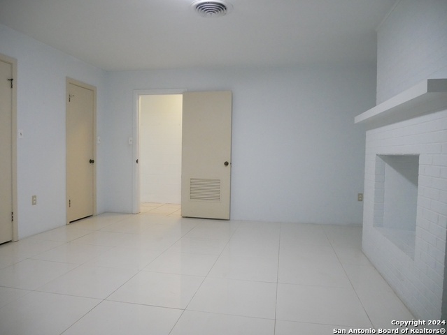 Image 19 of 26 For 246 Mccain