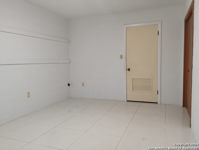 Image 21 of 26 For 246 Mccain