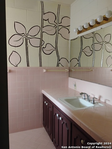 Image 22 of 26 For 246 Mccain