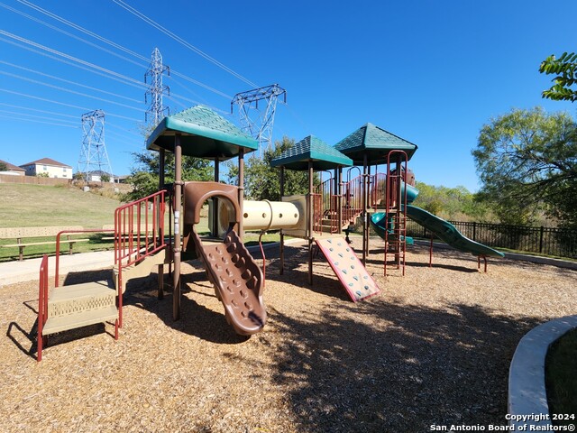 Listing photo id 26 for 1903 Overlook Knoll