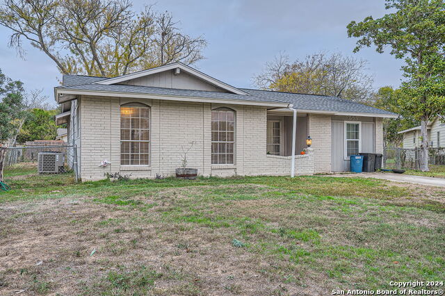 Image 6 of 26 For 305 Melissa Ct