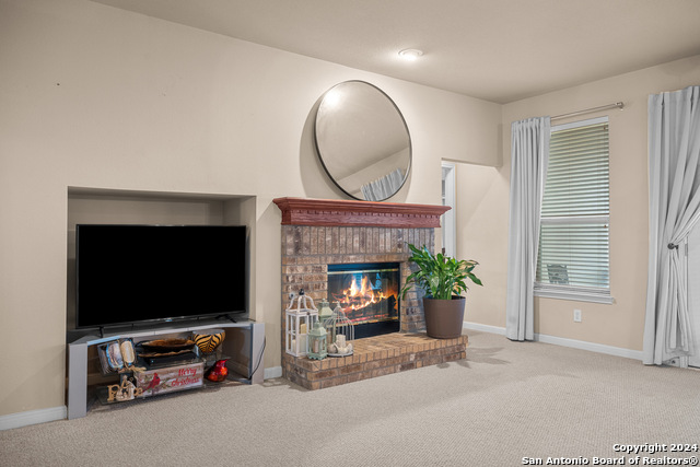 Listing photo id 10 for 3314 Dovetree Ln