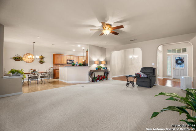 Listing photo id 11 for 3314 Dovetree Ln