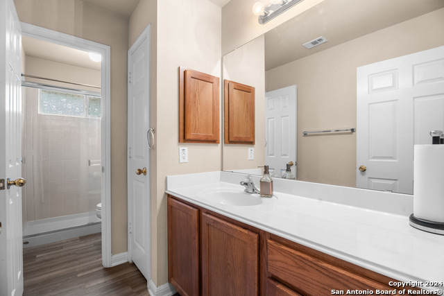 Listing photo id 31 for 3314 Dovetree Ln