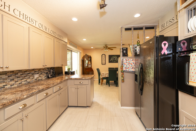 Listing photo id 1 for 115 Palo Verde