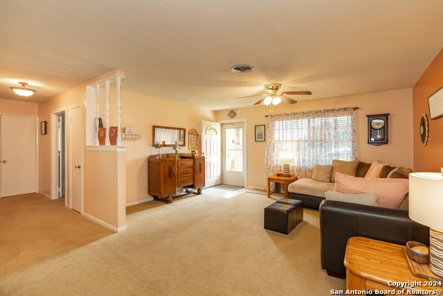 Listing photo id 2 for 115 Palo Verde