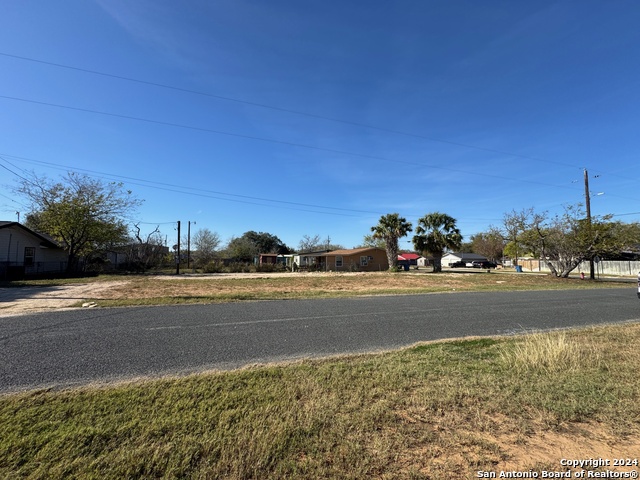 Details for 117 Welhausen N, Poth, TX 78147