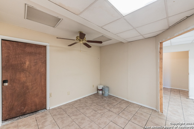 Listing photo id 12 for 1006 West Ave