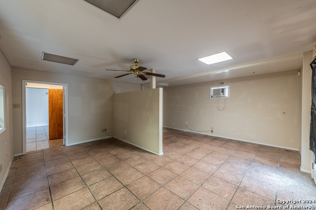 Listing photo id 3 for 1006 West Ave