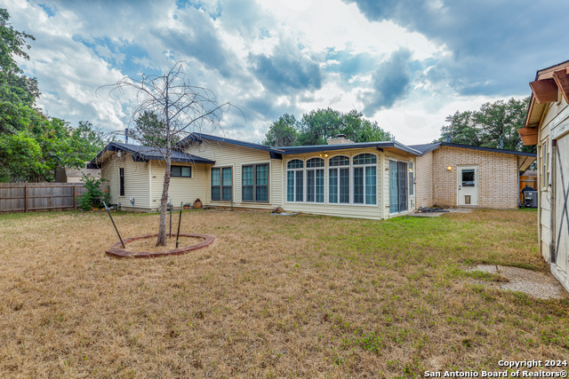 Listing photo id 21 for 12322 La Albada St