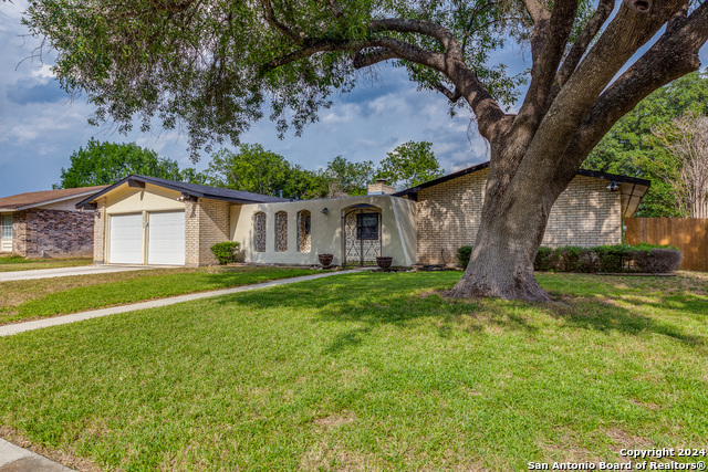 Listing photo id 4 for 12322 La Albada St