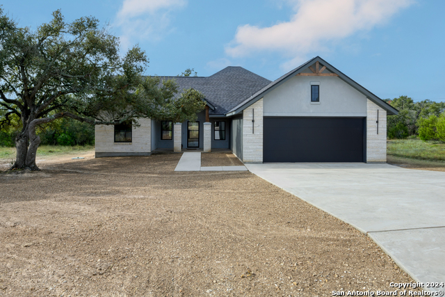 Details for 103 Lon Price N, Blanco, TX 78606